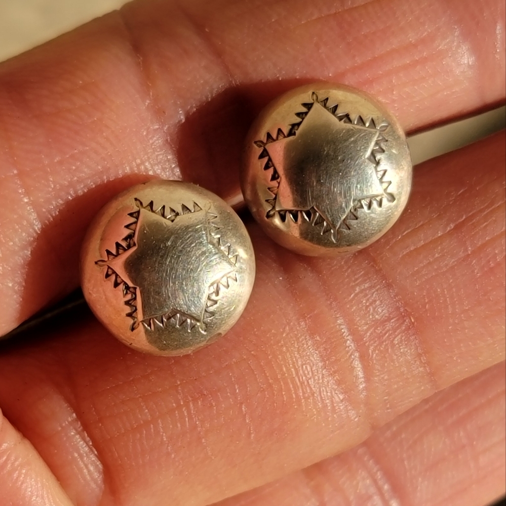 Lovely Native American handmade 925 sterling silver button concho six-point star
